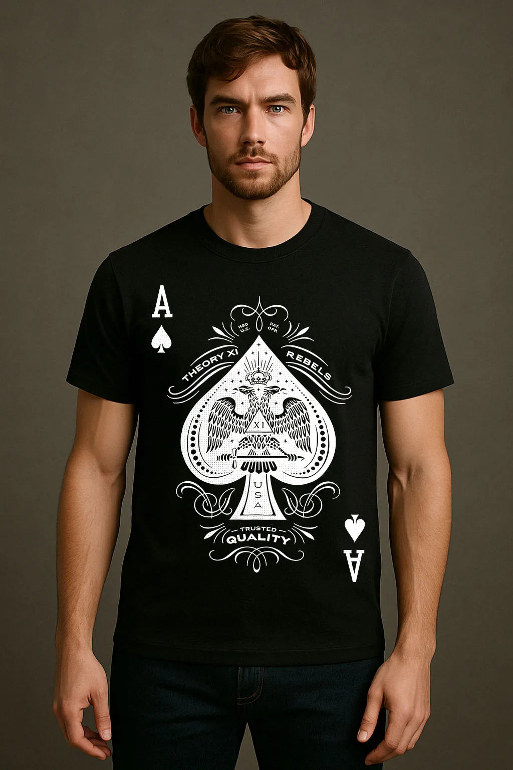 Camiseta Masculina Streetwear Preta com Estampa Sword Suit Letter