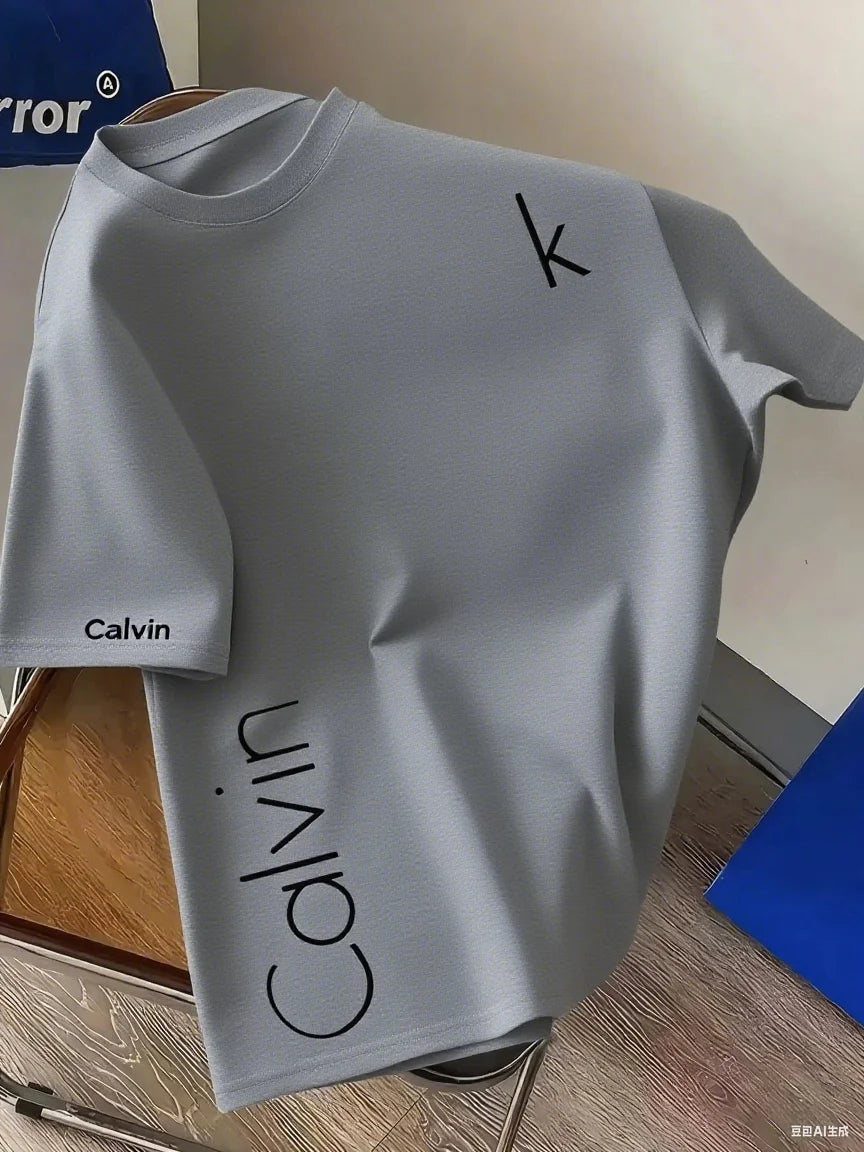 Camiseta CK Mesh com Estampa Criativa – Verão 2025